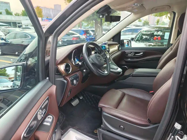 Mercedes-Benz V-Class — Фото автомобиля 7