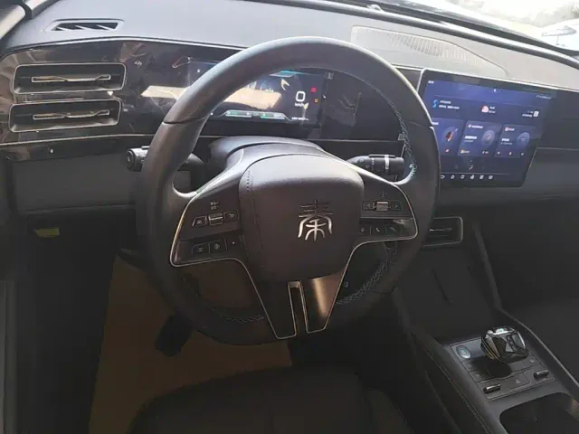 BYD Qin L — Фото автомобиля 10