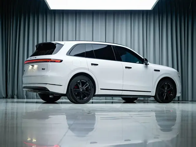 Aito M7 — Фото автомобиля 10