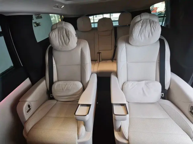 Li Auto MEGA — Фото автомобиля 10