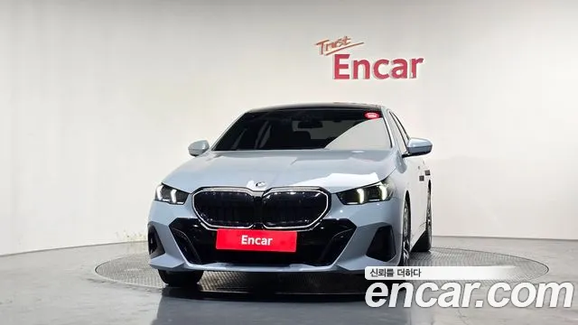 BMW 5-Series — Фото автомобиля 3