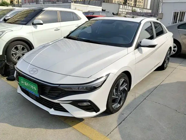 Фотография автомобиля — Hyundai Elantra