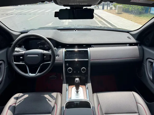 Land Rover Discovery Sport — Фото автомобиля 9