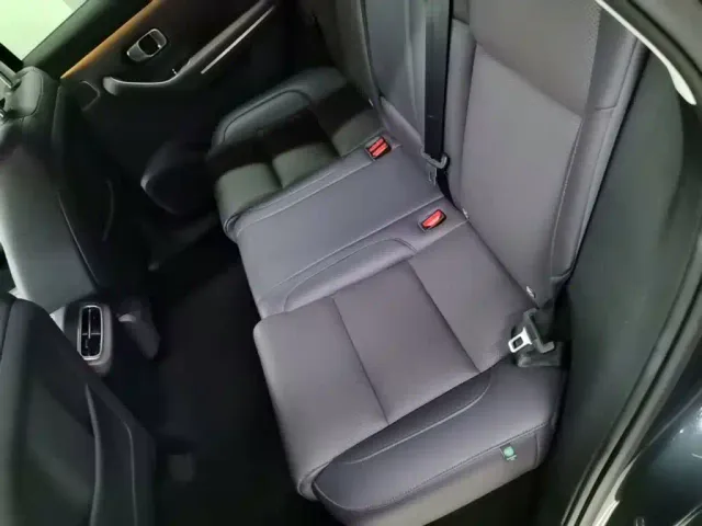 Leapmotor C10 — Фото автомобиля 16
