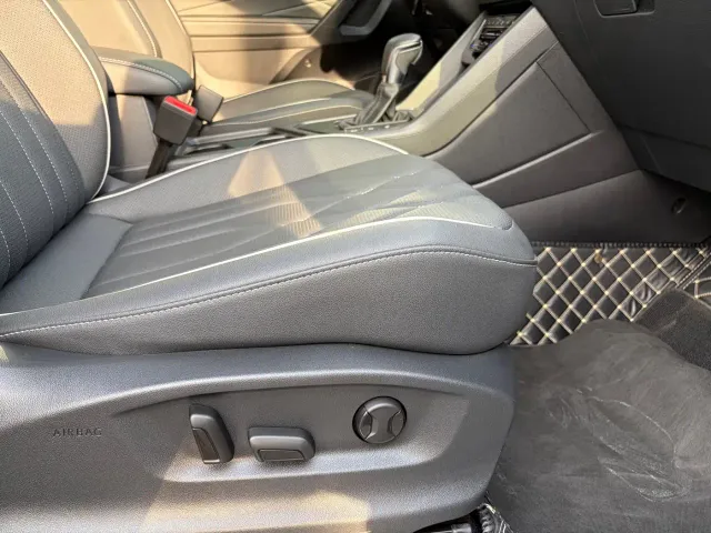 Volkswagen Tiguan L — Фото автомобиля 15