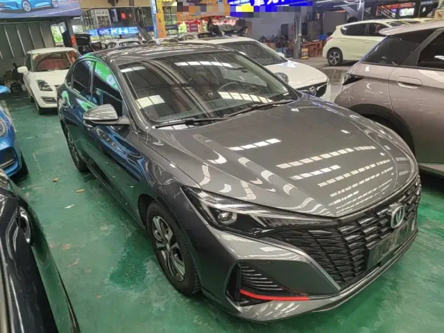 Changan Eado — Фото автомобиля 3