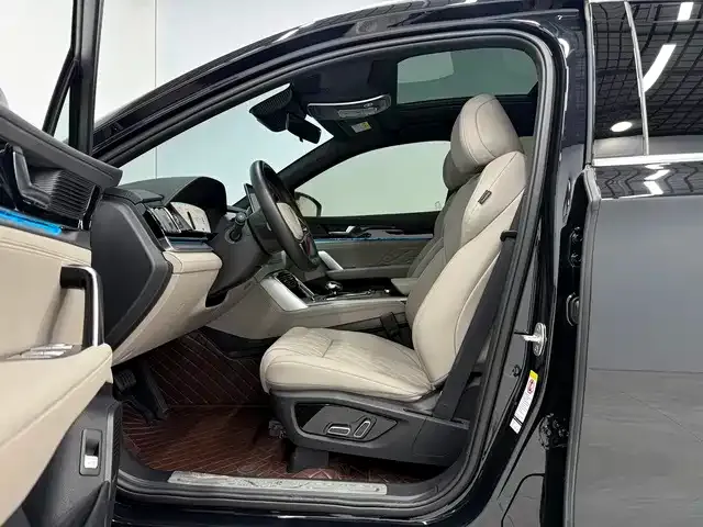 BYD Tang — Фото автомобиля 7