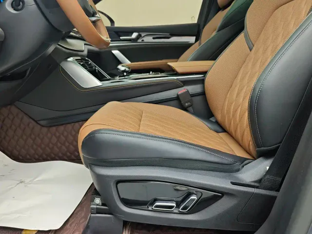 BYD Tang — Фото автомобиля 16