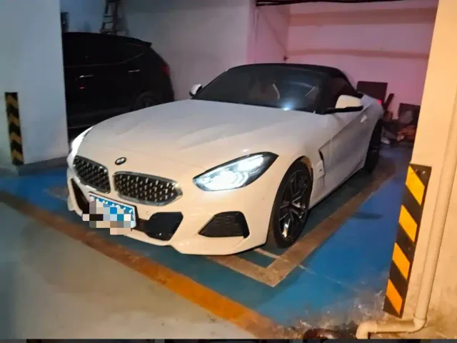 Фотография автомобиля — BMW Z4