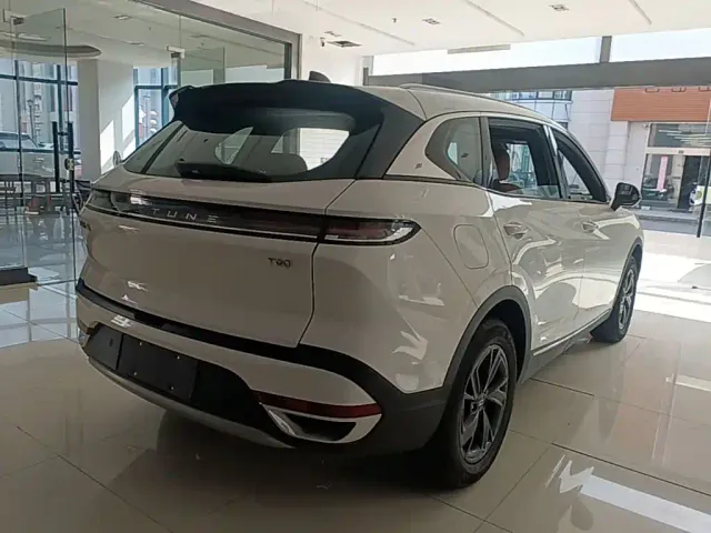 Bestune T90 — Фото автомобиля 6
