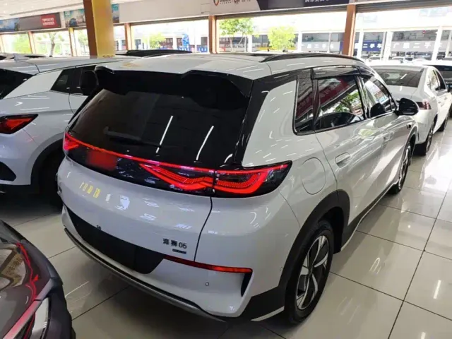BYD Sealion 05 EV — Фото автомобиля 6
