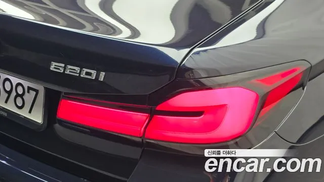 BMW 5 Series G30 — Фото автомобиля 8