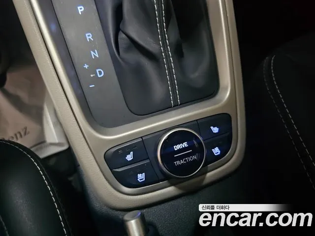 Hyundai Venue — Фото автомобиля 15