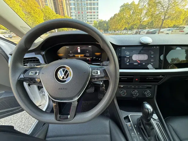 Volkswagen Lavida 2022 1.5L Auto Comfort Edition — Фото автомобиля 5