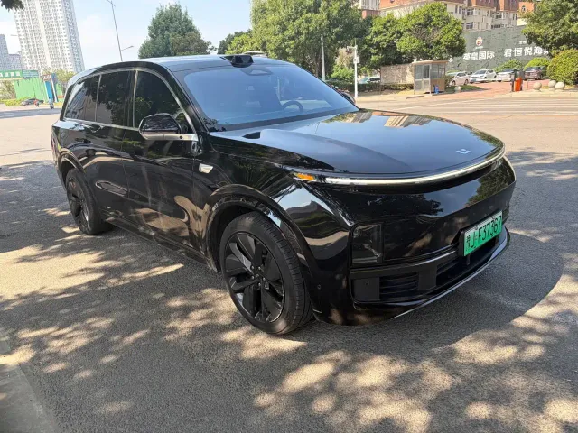Li Auto L9 — Фото автомобиля 3