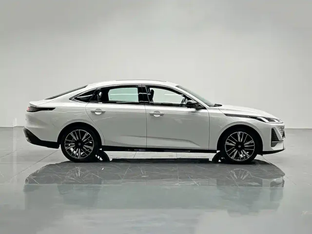 Changan Eado — Фото автомобиля 7