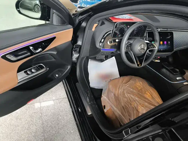 Mercedes-Benz E-Class — Фото автомобиля 11