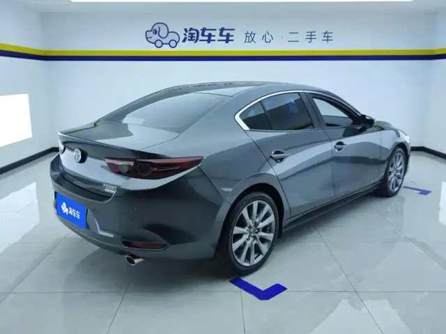 Mazda Axela — Фото автомобиля 3