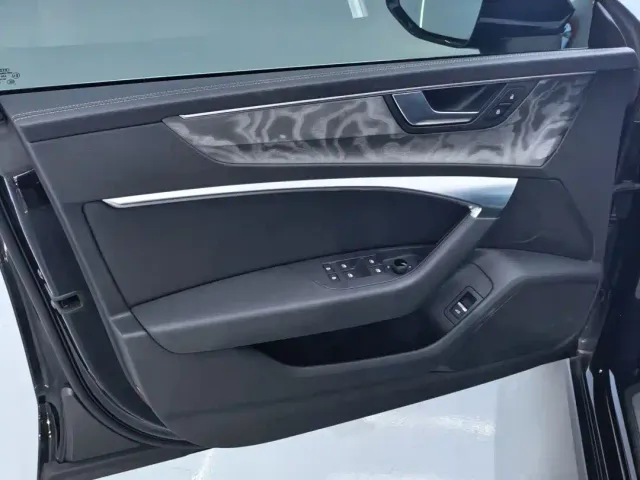 Audi A7L — Фото автомобиля 8