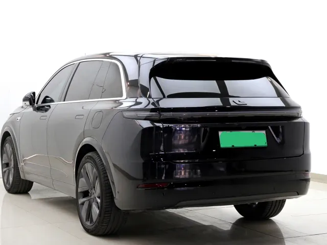 Li Auto L7 — Фото автомобиля 9