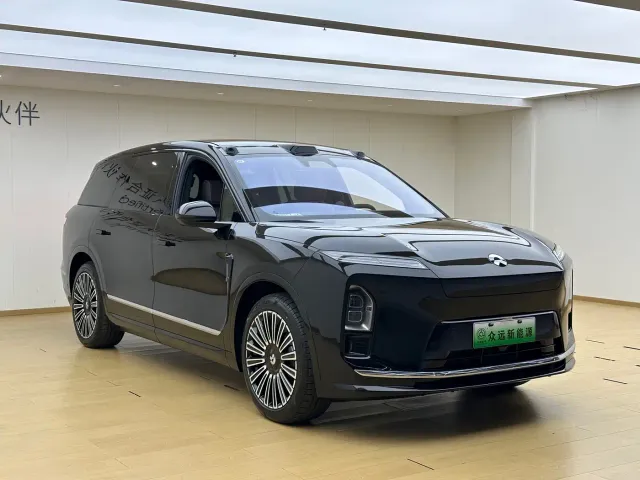 Nio ES8 — Фото автомобиля 3