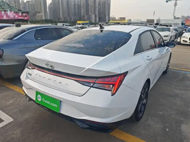 Hyundai Elantra — Фото автомобиля 6