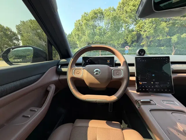 Nio ES8 — Фото автомобиля 13