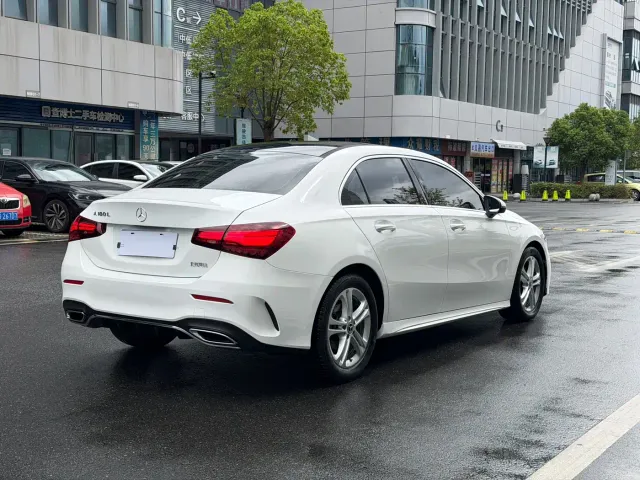 Mercedes-Benz A-Class — Фото автомобиля 4