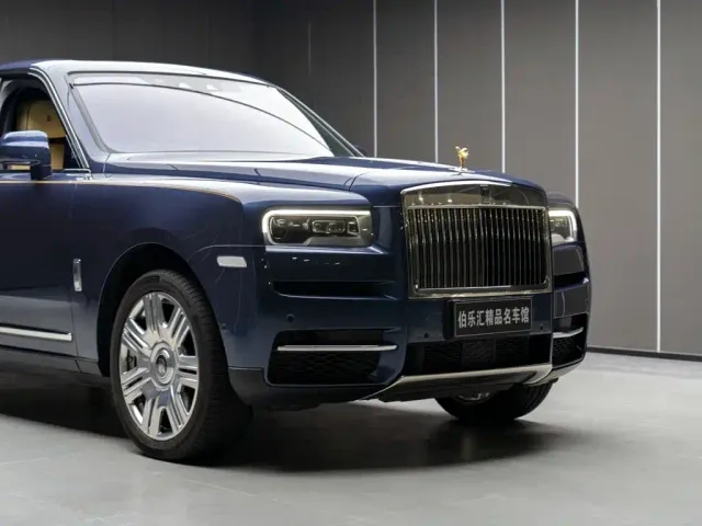 Rolls-Royce Cullinan — Фото автомобиля 4