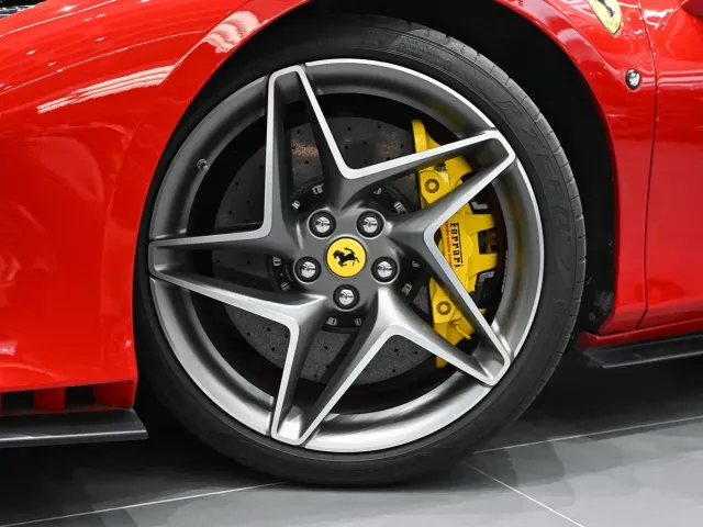 Ferrari F8 — Фото автомобиля 25