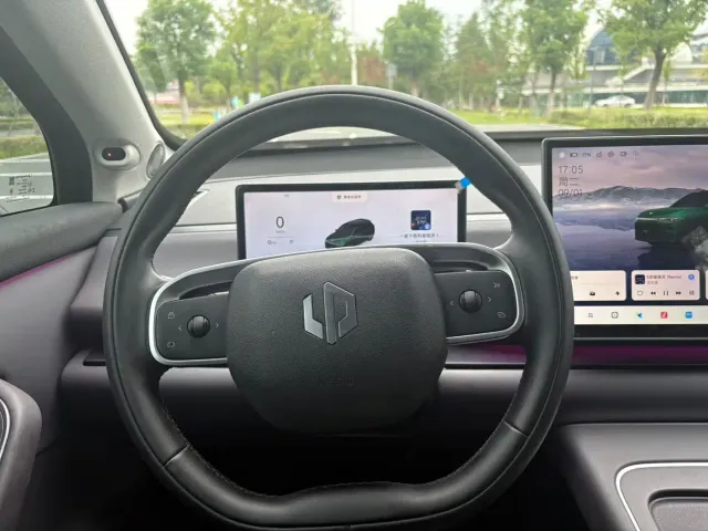 Leapmotor C10 — Фото автомобиля 15