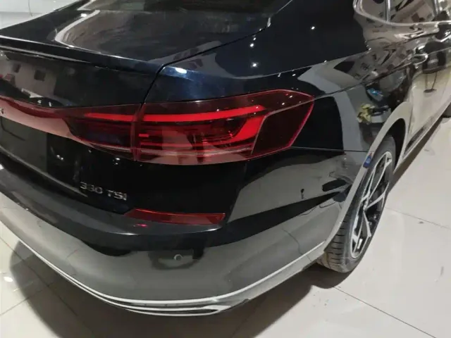 Volkswagen Passat — Фото автомобиля 7