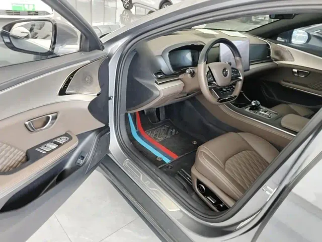 BYD Han — Фото автомобиля 15