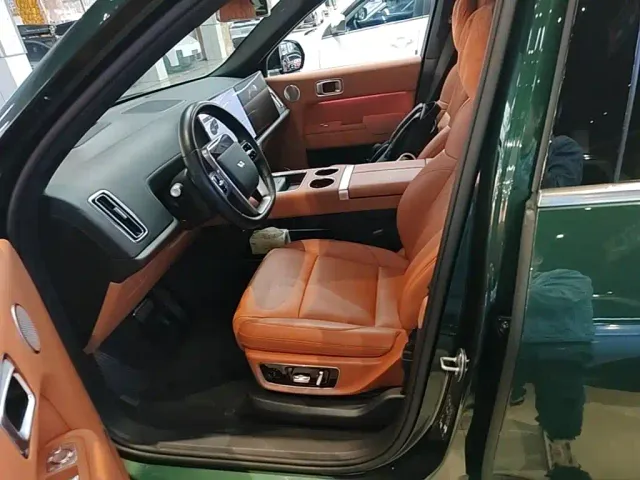 Li Auto L9 — Фото автомобиля 14