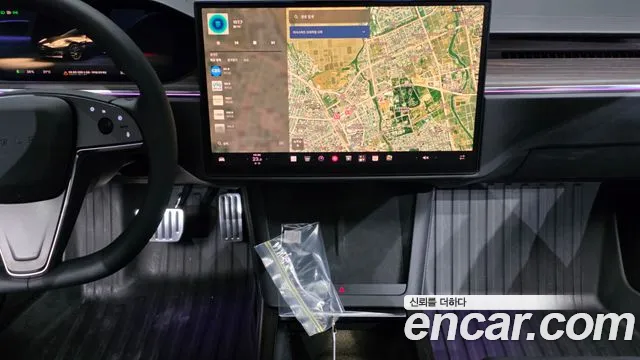 Tesla Model S — Фото автомобиля 14