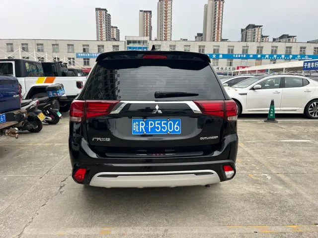 Mitsubishi Outlander — Фото автомобиля 7