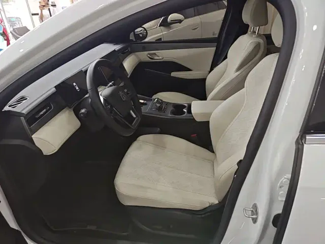 BYD Qin PLUS — Фото автомобиля 14