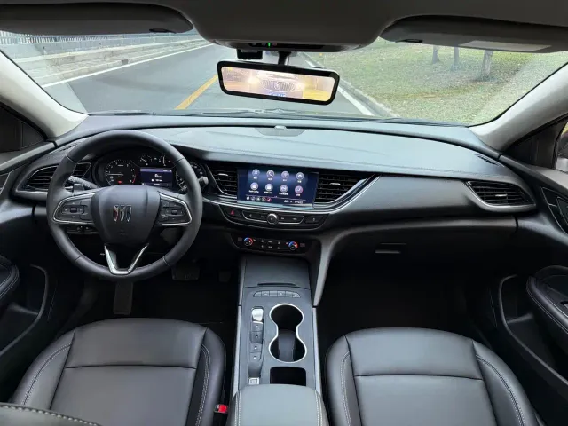 Buick Regal — Фото автомобиля 11