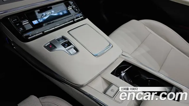 Hyundai Grandeur New — Фото автомобиля 9