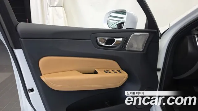 Volvo XC60 Generation 2 — Фото автомобиля 24