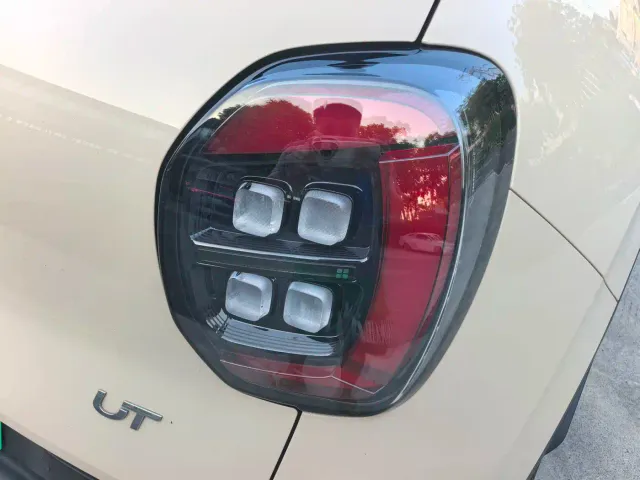 GAC Aion UT — Фото автомобиля 20