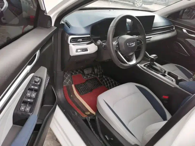Geely Emgrand — Фото автомобиля 15