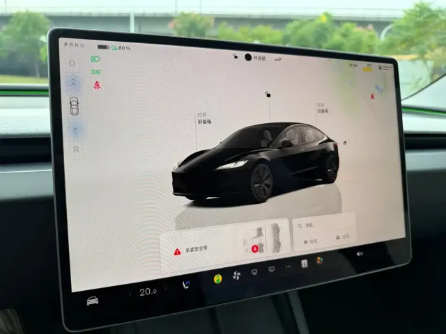Tesla Model 3 — Фото автомобиля 13