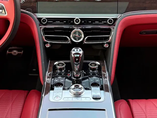 Bentley Flying Spur — Фото автомобиля 22