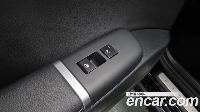 Hyundai Grandeur Grandeur (GN7) 2.5 Бензин 2WD — Фото автомобиля 24