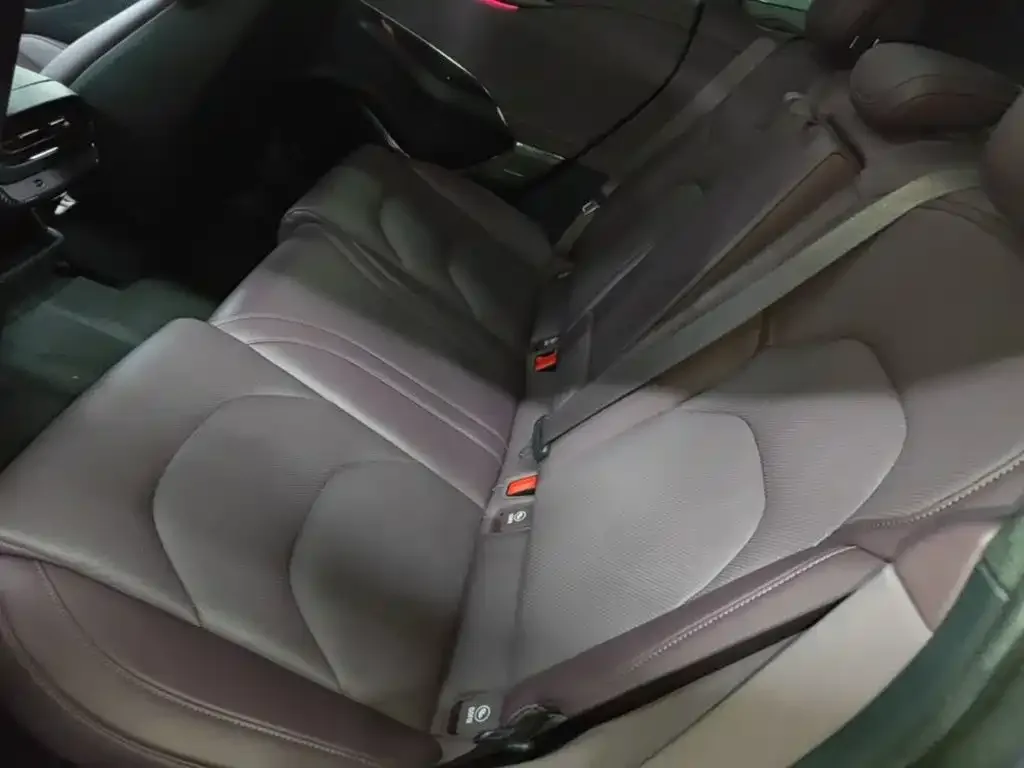 Xiaomi Auto Xiaomi SU7 2024 RWD Long Range Intelligent Driving Edition — Фото автомобиля 16