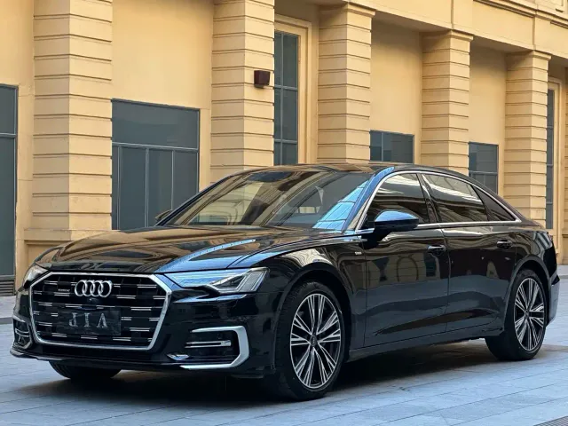 Фотография автомобиля — Audi A6L