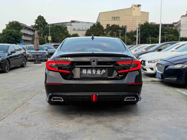 Honda Accord — Фото автомобиля 4
