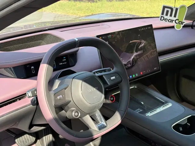 Xiaomi SU7 — Фото автомобиля 21