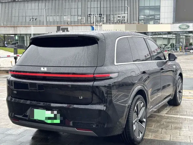 Li Auto L8 — Фото автомобиля 9